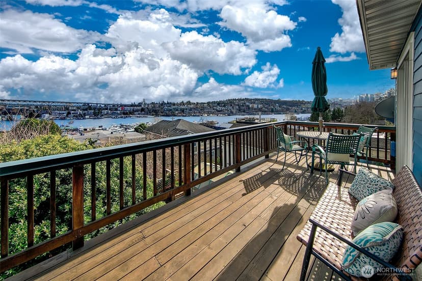 Property photo for 3532 Meridian Avenue N, Seattle photo 23