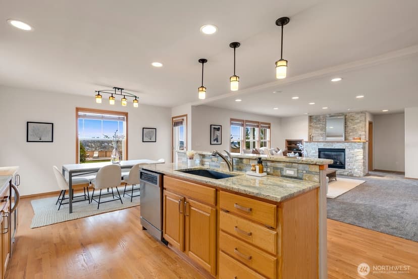 Property photo for 2100 SE 2nd Place, Renton photo 7
