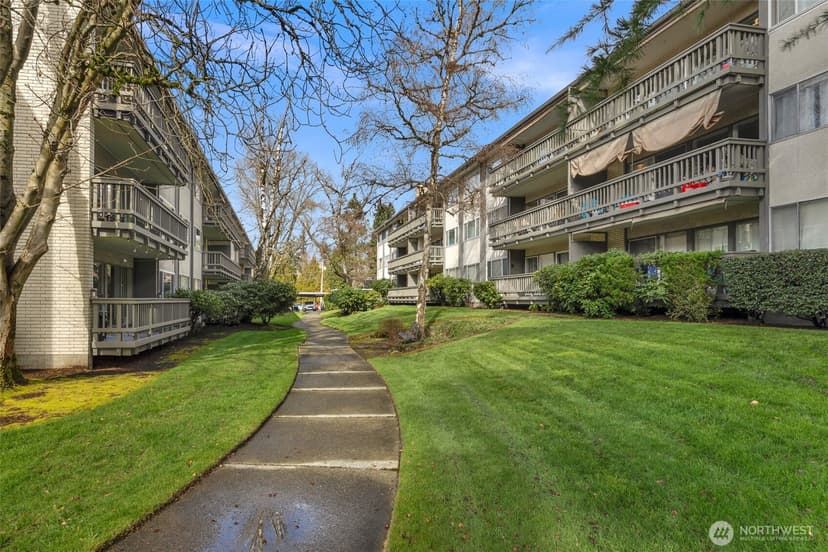 Property photo for 2500 81st Avenue SE #118, Mercer Island photo 32