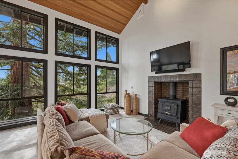 Property photo for 11508 Durland Avenue NE, Seattle photo 3