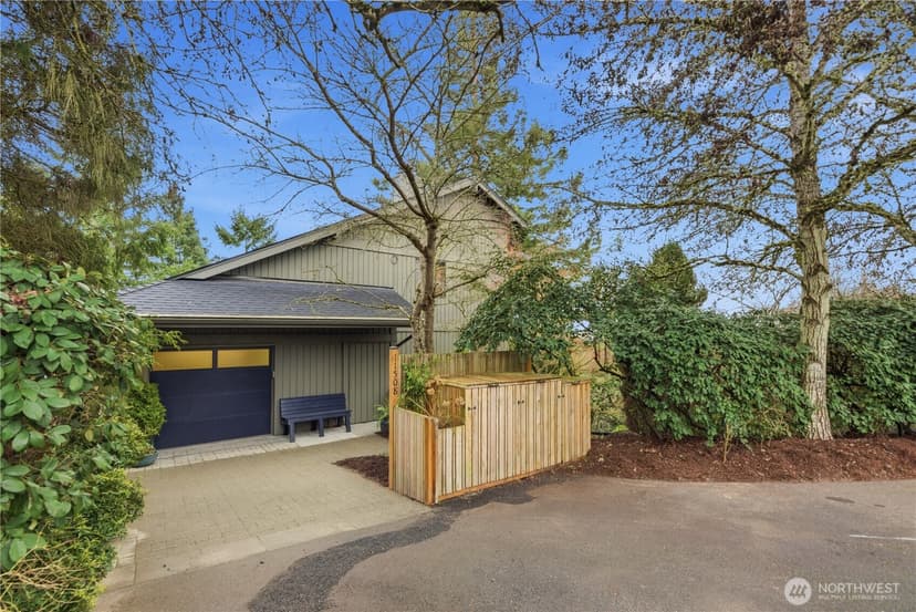 Property photo for 11508 Durland Avenue NE, Seattle photo 2