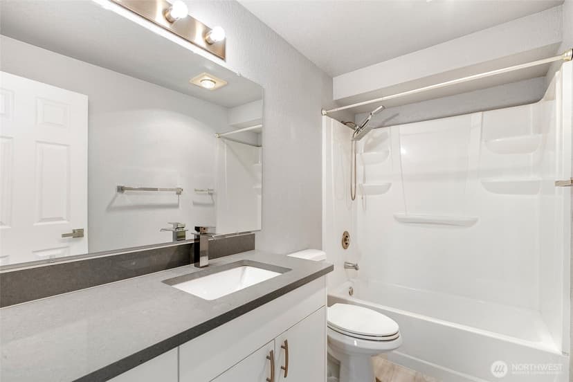 Property photo for 11944 SE 212th Place, Kent photo 10