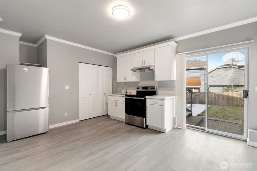 Property photo for 11944 SE 212th Place, Kent photo 15