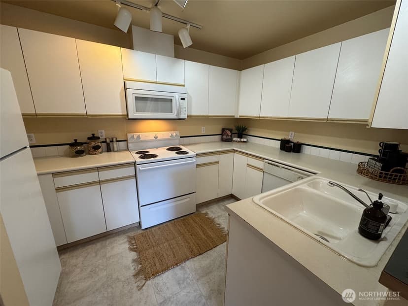 Property photo for 11130 SE 208th Street #G204, Kent photo 11