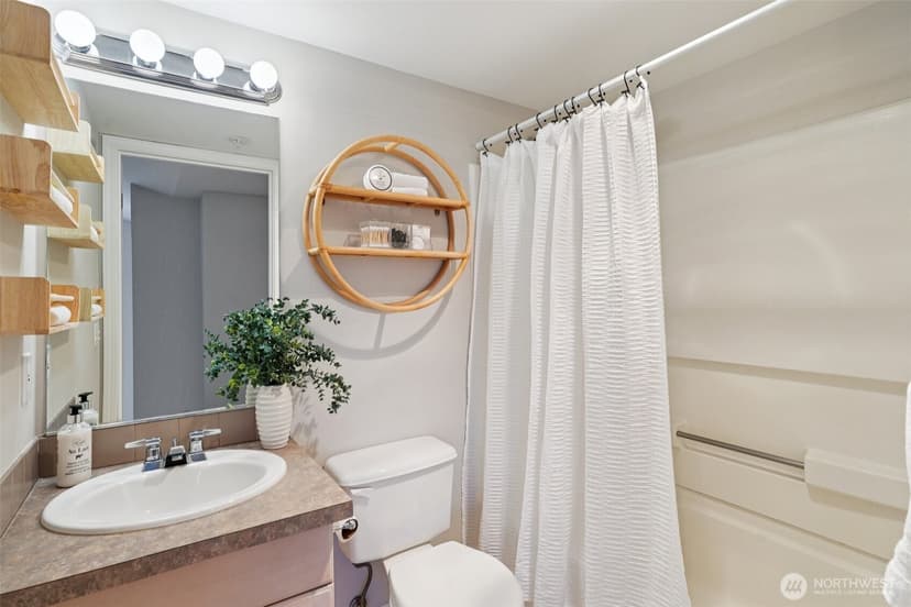 Property photo for 2530 15th Avenue W #603, Seattle photo 13