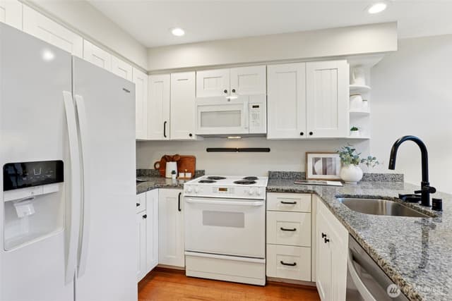 Property photo for 2530 15th Avenue W #603, Seattle photo 5