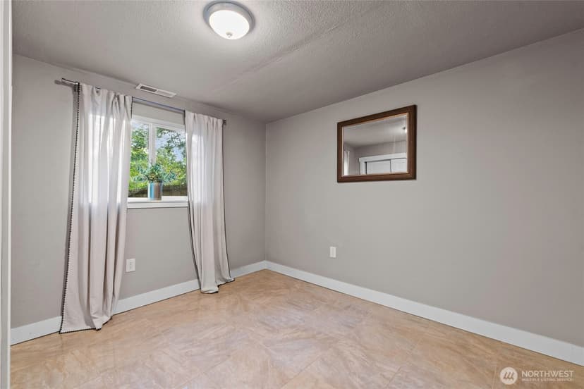 Property photo for 18331 38th Avenue S, SeaTac photo 17