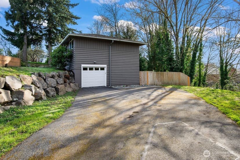 Property photo for 18331 38th Avenue S, SeaTac photo 21