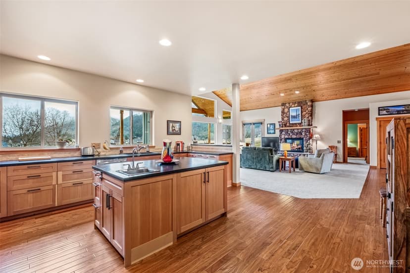 Property photo for 12285 Village View Drive, Leavenworth photo 11