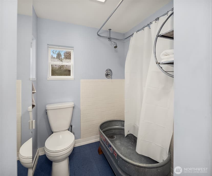 Property photo for 18228 11th Avenue NE, Shoreline photo 37