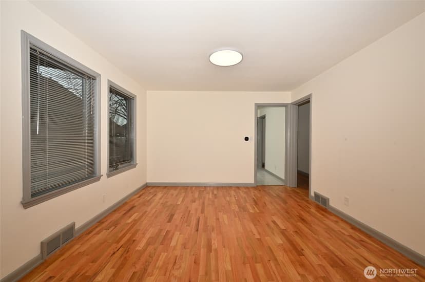 Property photo for 2418 Federal Avenue E, Seattle photo 8