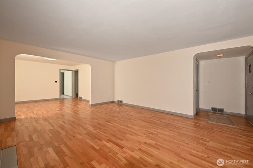 Property photo for 2418 Federal Avenue E, Seattle photo 6