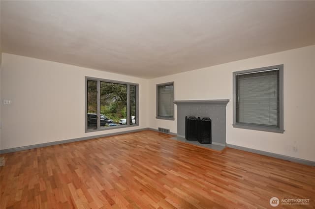 Property photo for 2418 Federal Avenue E, Seattle photo 5
