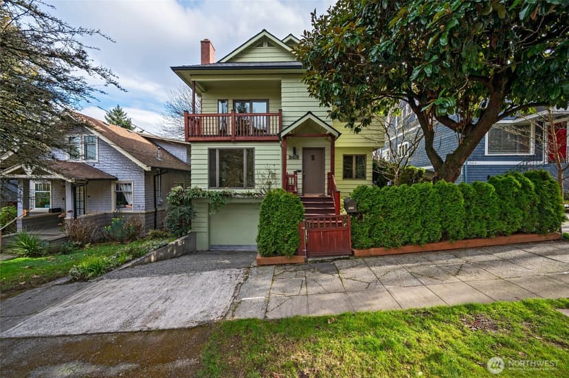 Property photo for 2418 Federal Avenue E, Seattle