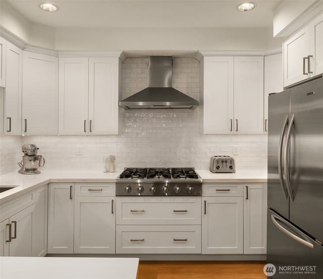 Property photo for 719 2nd Avenue W #202, Seattle photo 4