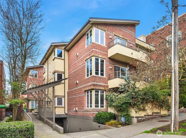 Property photo for 719 2nd Avenue W #202, Seattle