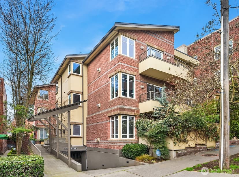 Property photo for 719 2nd Avenue W #202, Seattle