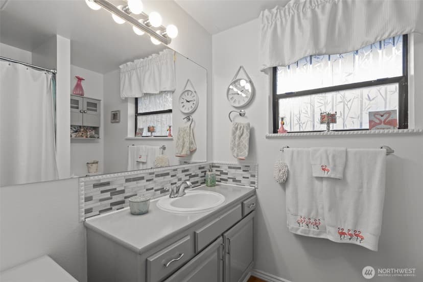 Property photo for 14834 Fremont Avenue N, Shoreline photo 16