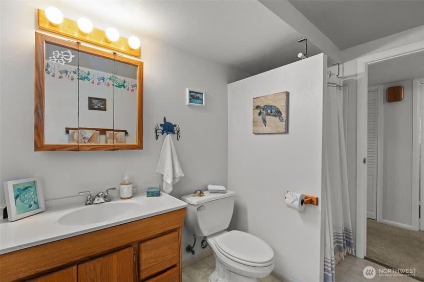 Property photo for 14834 Fremont Avenue N, Shoreline photo 19