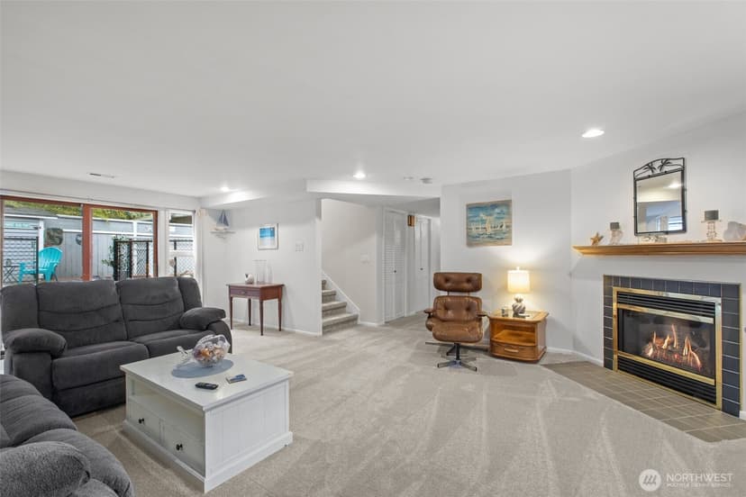 Property photo for 14834 Fremont Avenue N, Shoreline photo 25