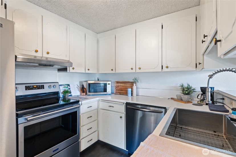 Property photo for 242 4th Avenue S #2, Edmonds photo 9