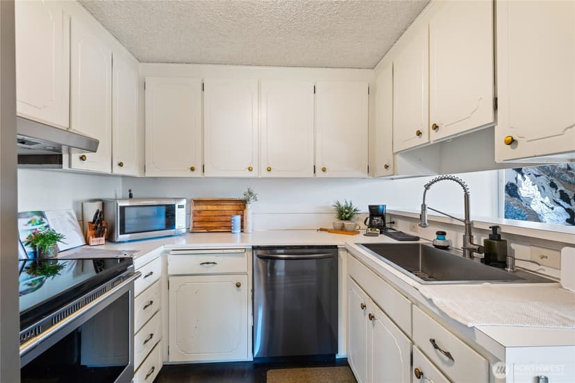 Property photo for 242 4th Avenue S #2, Edmonds photo 10