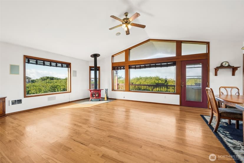 Property photo for 1003 Greenview Avenue, Ocean Shores photo 6