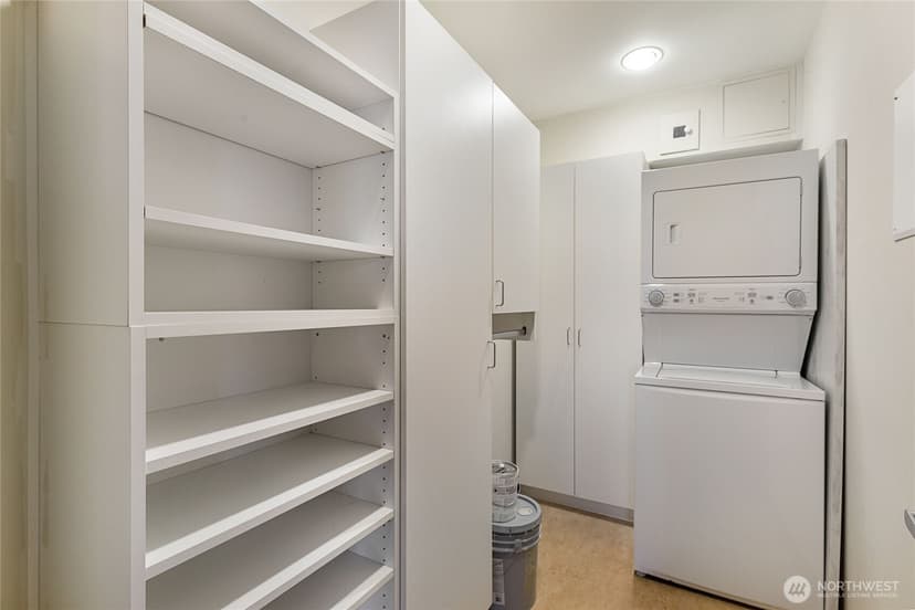 Property photo for 2716 Elliot Avenue #800, Seattle photo 19