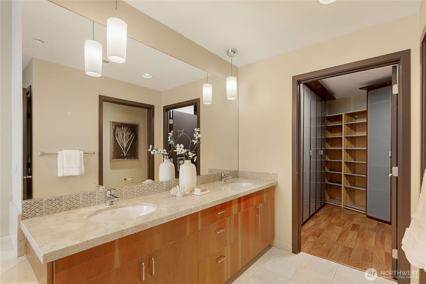 Property photo for 2716 Elliot Avenue #800, Seattle photo 12