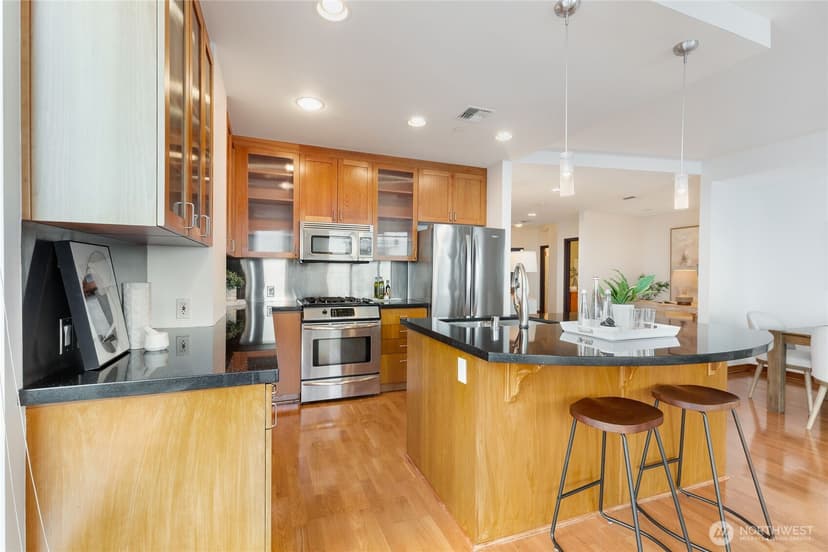 Property photo for 2716 Elliot Avenue #800, Seattle photo 8