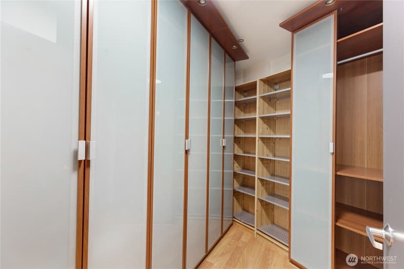Property photo for 2716 Elliot Avenue #800, Seattle photo 14