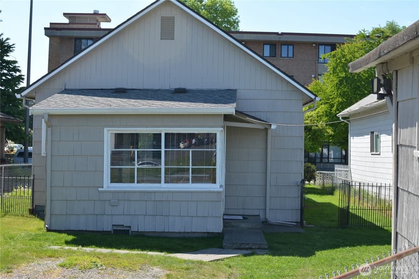 Property photo for 316 S Division Street, Auburn photo 23