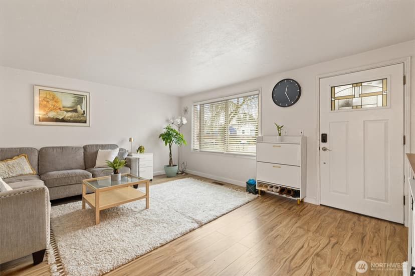 Property photo for 12067 Renton Avenue S, Seattle photo 4