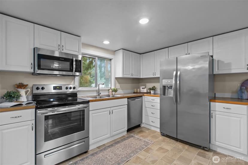 Property photo for 6112 188th Street SW, Lynnwood photo 9