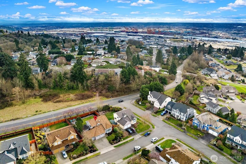 Property photo for 3409 Broadmoor Drive NE, Tacoma photo 40
