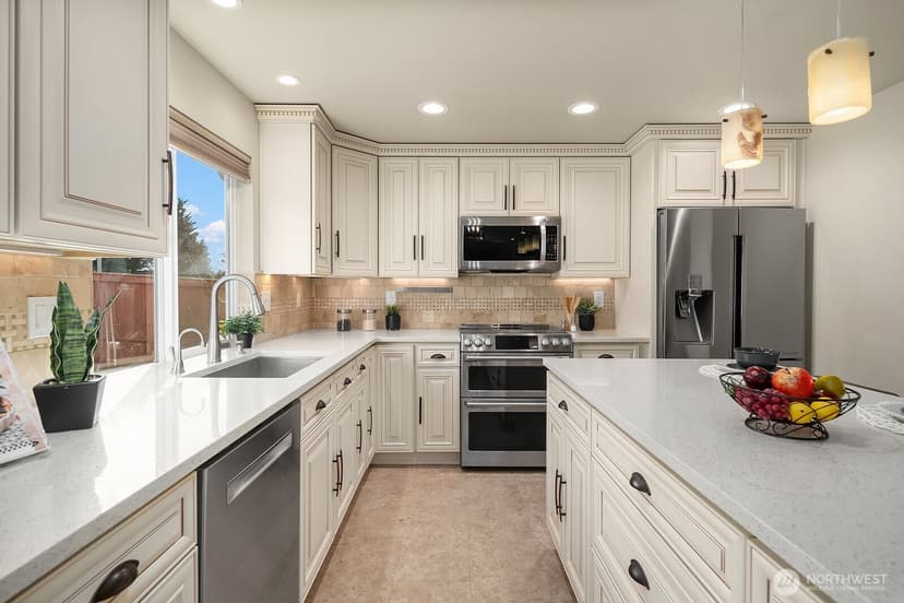 Property photo for 3409 Broadmoor Drive NE, Tacoma photo 14