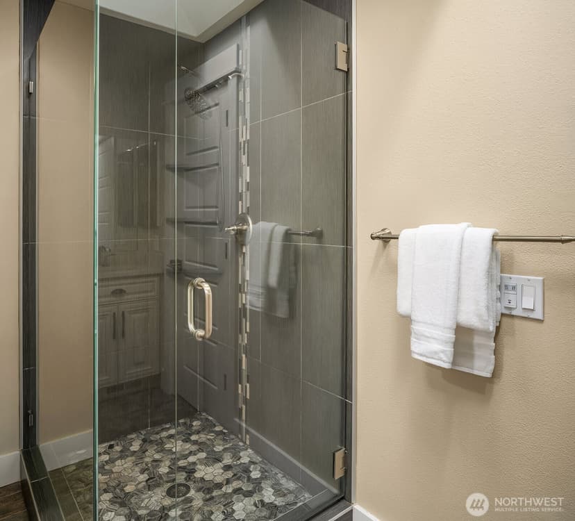 Property photo for 3409 Broadmoor Drive NE, Tacoma photo 21