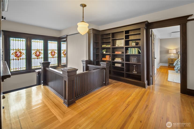 Property photo for 951 22nd Avenue E, Seattle photo 6