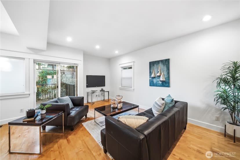 Property photo for 1375 32nd Avenue S, Seattle photo 14