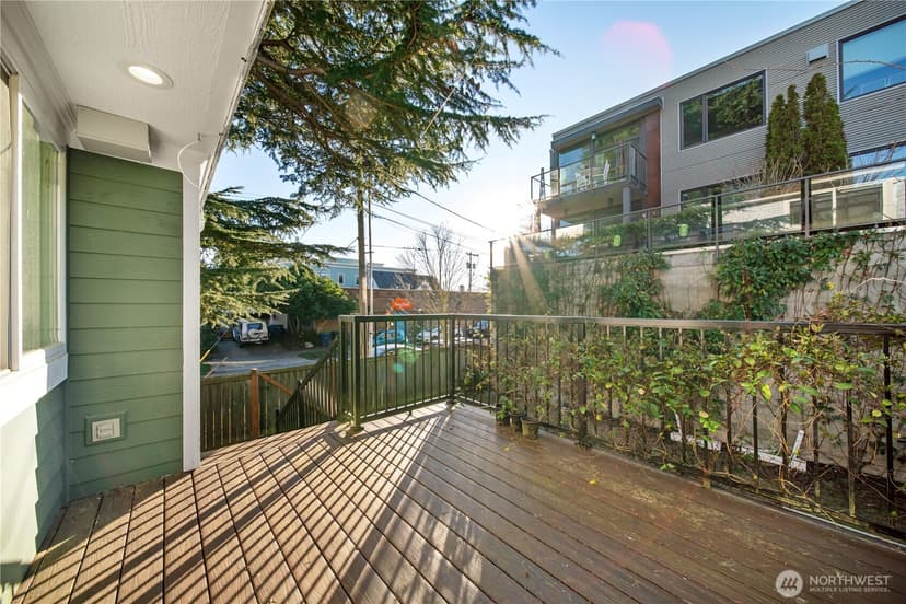 Property photo for 1375 32nd Avenue S, Seattle photo 16
