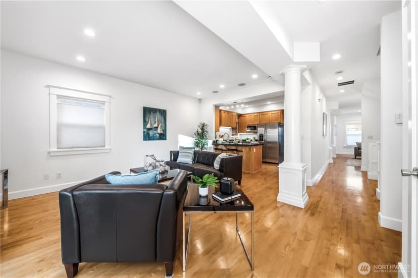 Property photo for 1375 32nd Avenue S, Seattle photo 18