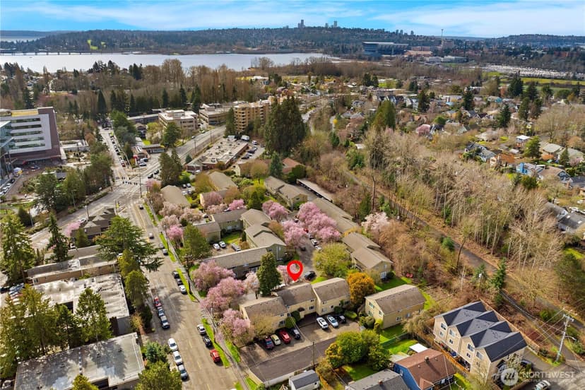 Property photo for 4877 Terrace Drive NE, Seattle photo 28