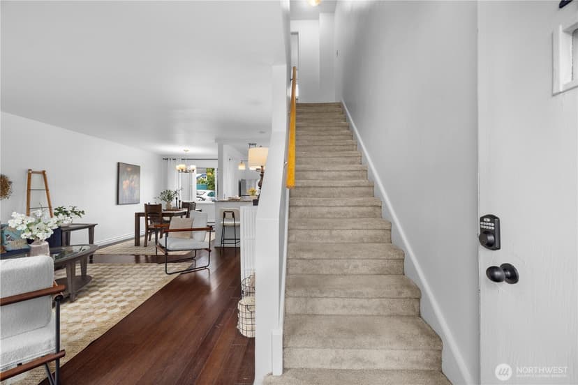 Property photo for 4877 Terrace Drive NE, Seattle photo 4