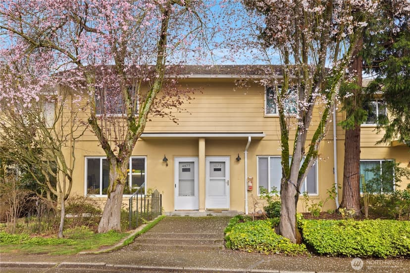 Property photo for 4877 Terrace Drive NE, Seattle photo 2