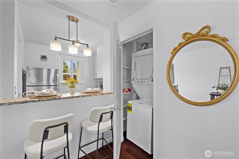 Property photo for 4877 Terrace Drive NE, Seattle photo 18