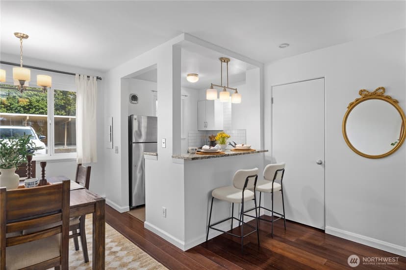 Property photo for 4877 Terrace Drive NE, Seattle photo 11