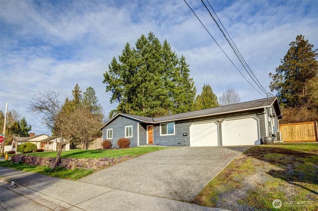 Property photo for 15630 3rd Avenue NE, Duvall photo 3