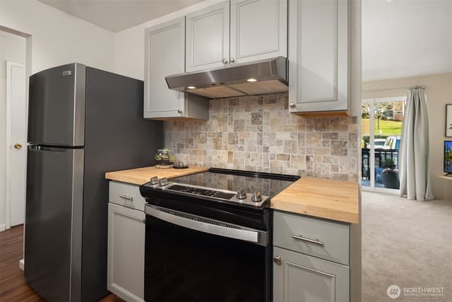 Property photo for 19411 56th Avenue W #218, Lynnwood photo 4
