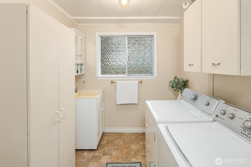 Property photo for 4239 S 185th Street, SeaTac photo 16