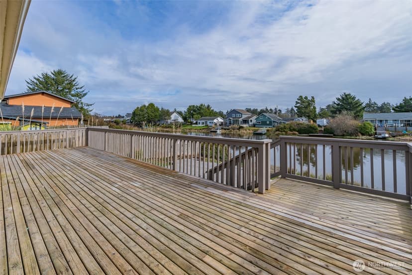 Property photo for 306 Point Brown Avenue NE, Ocean Shores photo 18